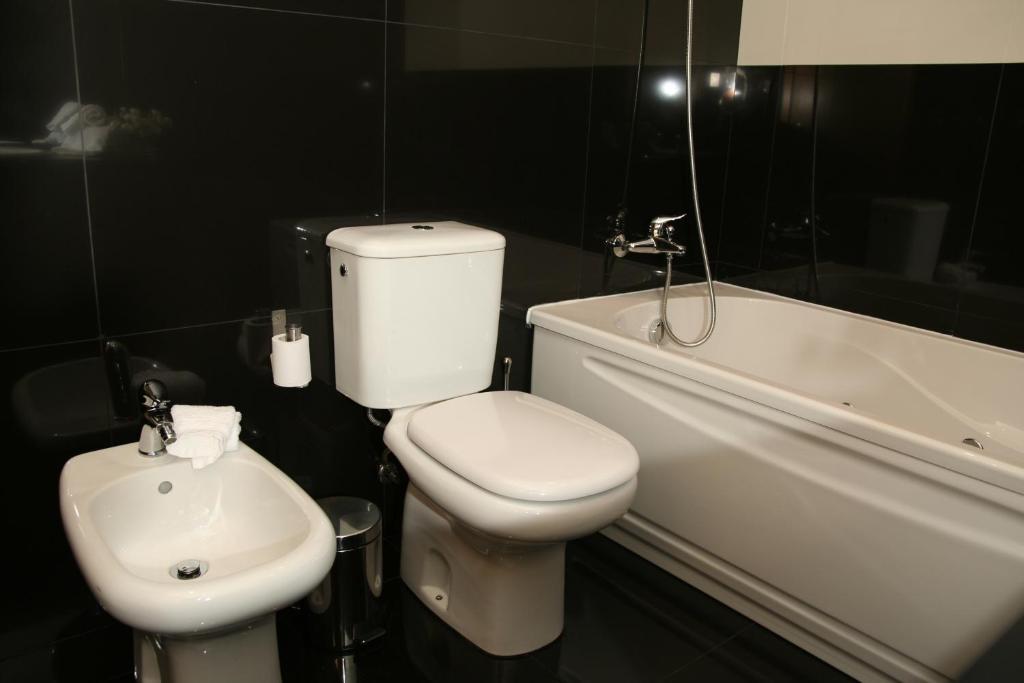 Santo Thyrso Hotel Santo Tirso Ngoại thất bức ảnh